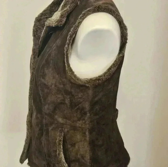 EDDIE BAUER SEATTLE SUEDE VEST SIZE MEDIUM EUC - Picture 8 of 11